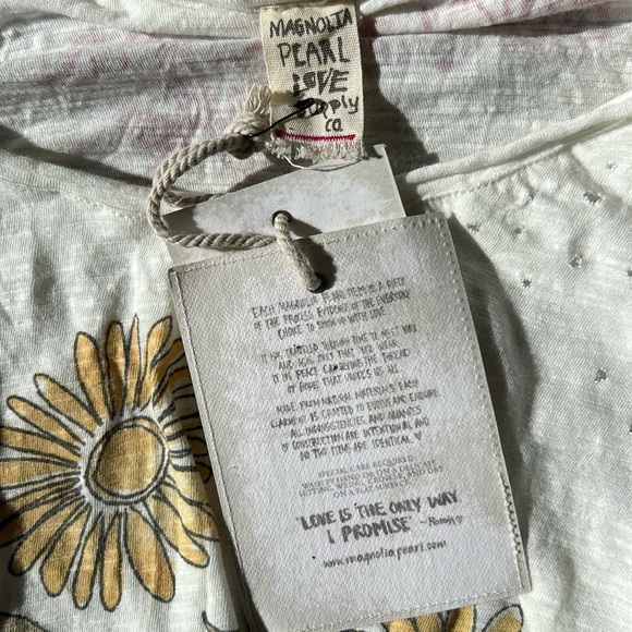 NWT🌼🐦Magnolia Pearl Frida Tee in Ivory One Size Fits Most - Picture 11 of 12